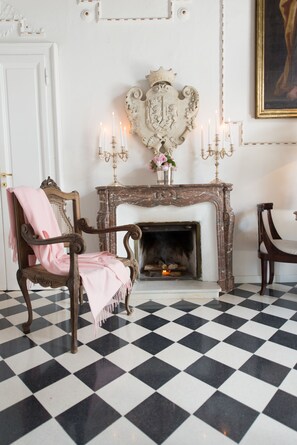 Fireplace - Arnaboldi Palace (Pavia)