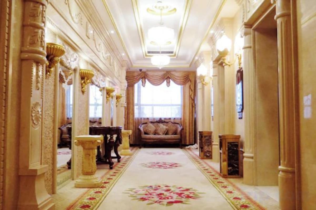 Presidential Suite (Main Building)
