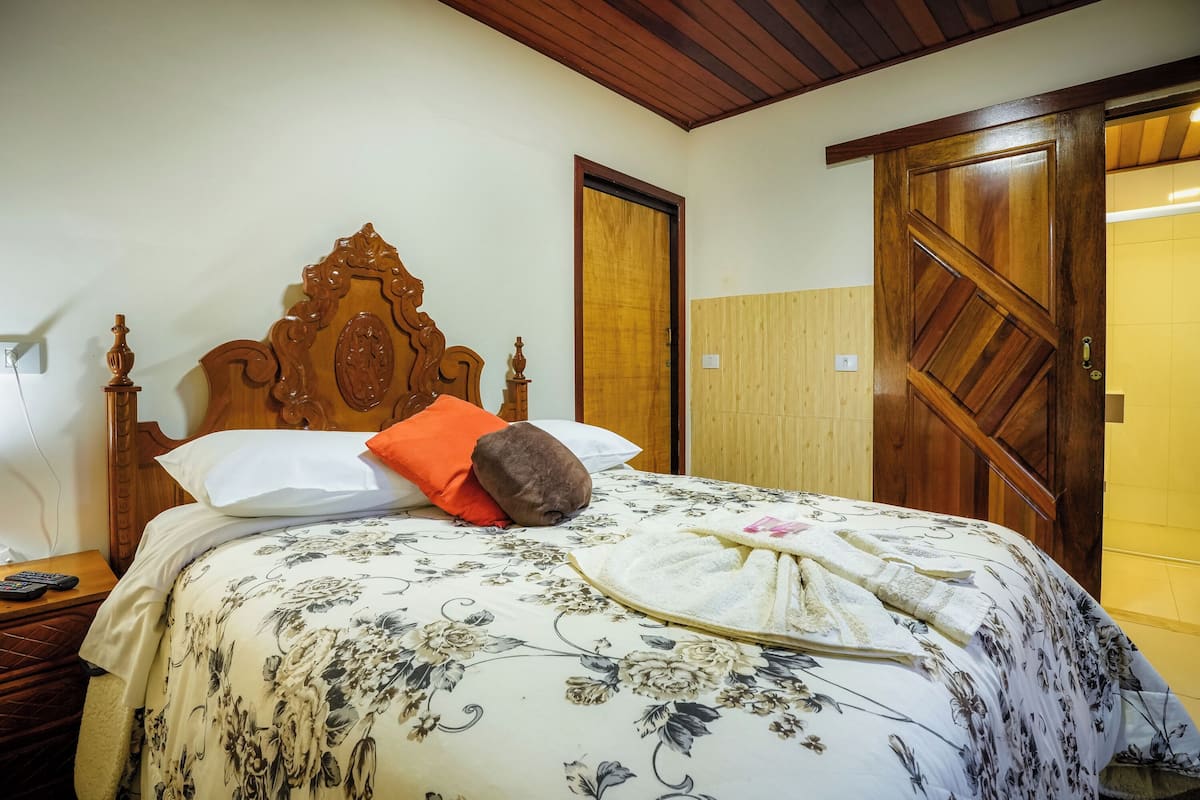 Comfort Room | Blackout curtains, free WiFi