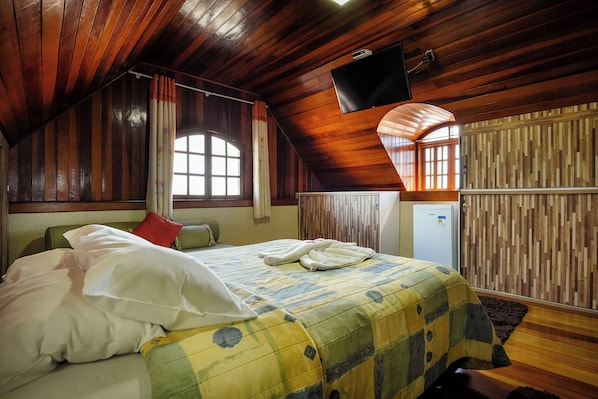 Deluxe Room | Television