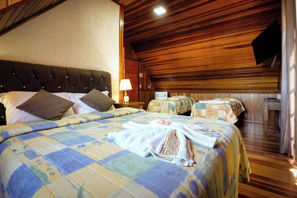 Grand Room, Balcony | Blackout curtains, free WiFi