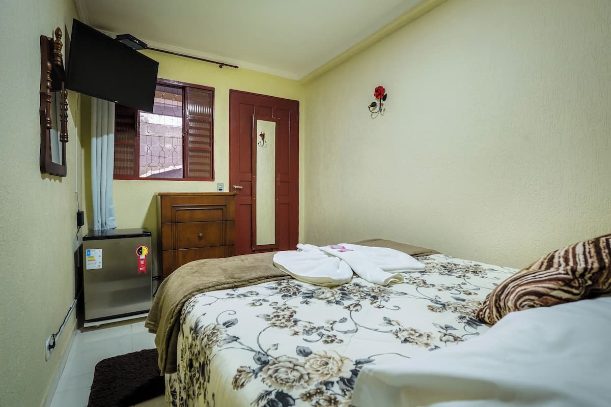 Classic Room | Blackout curtains, free WiFi