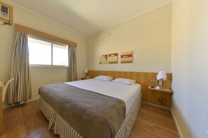 Dobbeltrom – exclusive | Safe på rommet, skrivebord, blendingsgardiner og wi-fi (inkludert)