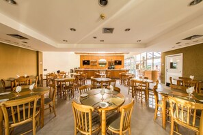 Der serveres morgenmad, frokost og aftensmad