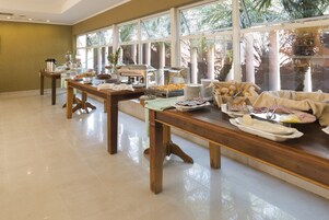 Desayuno buffet incluido todos los días 