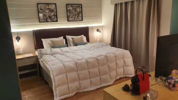 Suíte superior | Cofres nos quartos, escrivaninha, cortinas blackout, Wi-Fi de cortesia