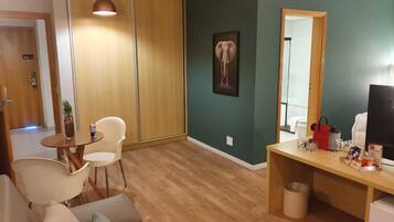 Superior Suite | In-room safe, desk, blackout drapes, free WiFi