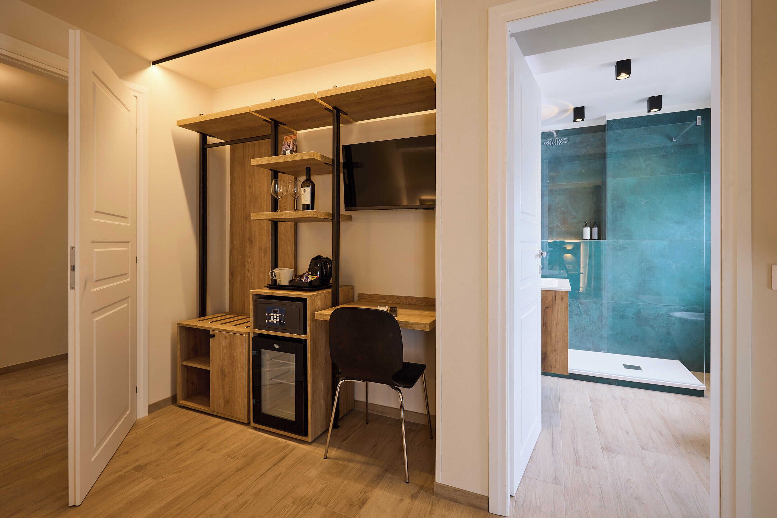 Panoramic Room, Terrace | Minibar, in-room safe, desk, soundproofing