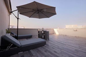 Minibar, coffres-forts dans les chambres, bureau, chambres insonorisées