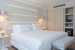 Minibar, Zimmersafe, Schreibtisch, kostenloses WLAN