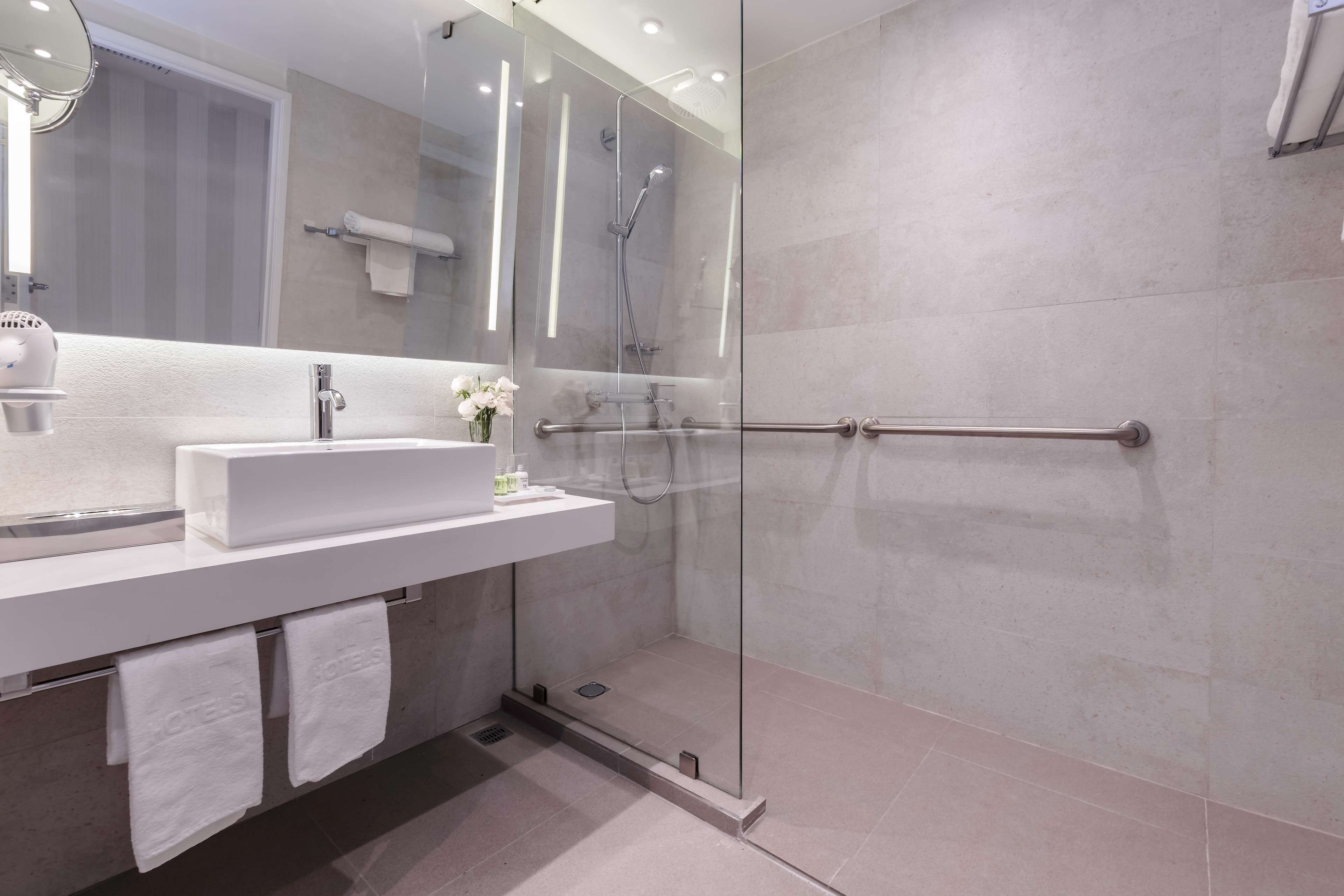 shower, rainfall showerhead, eco-friendly toiletries, hair dryer