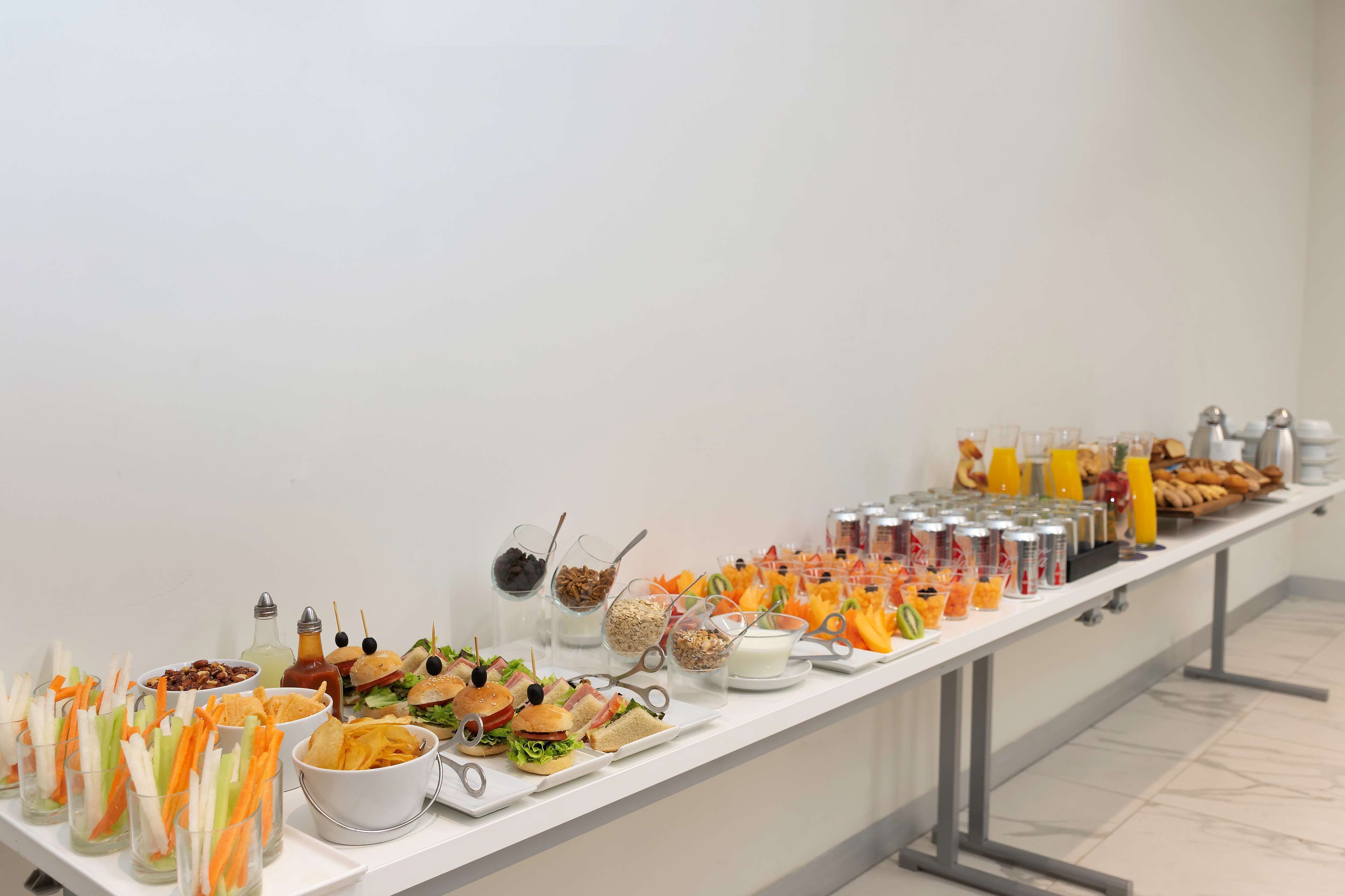 lunch and dinner served, mexican cuisine