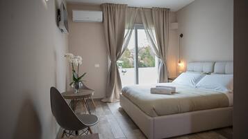 Minibar, desk, blackout drapes, soundproofing