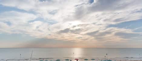 Private beach nearby, white sand, sun loungers, beach umbrellas