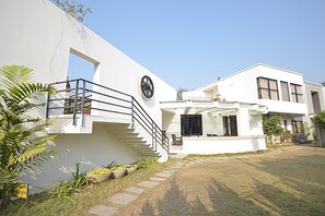 Exterior - Club De Novo (Butwal)