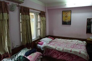 Standardzimmer | Schreibtisch, kostenloses WLAN