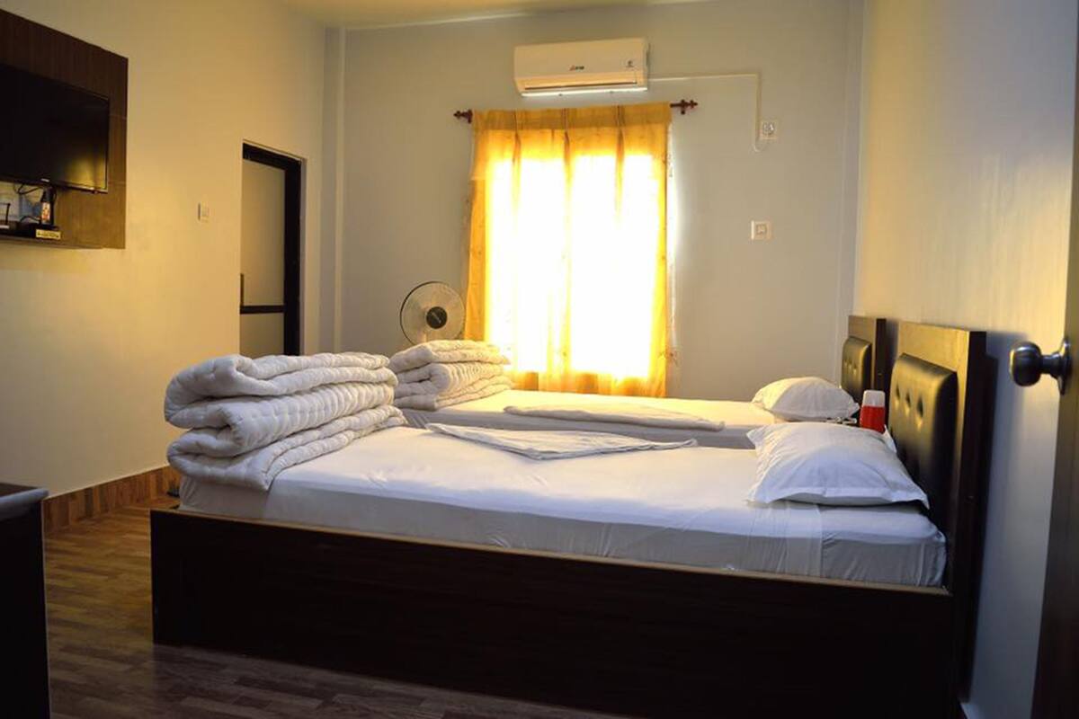 Deluxe Room | Desk, free WiFi
