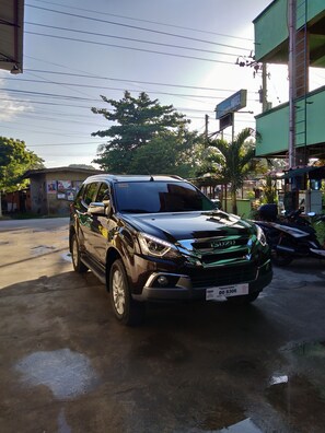 Free self parking - AOSMEC Square Hotel (Lapu-Lapu)