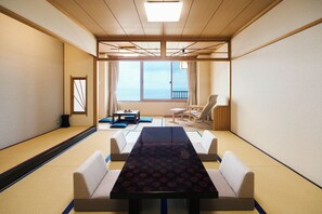Japanese-style Room, Non Smoking, Sea View (High floor) | In-room safe, laptop workspace, iron/ironing board, free WiFi - Kaisenkaku (Aomori)