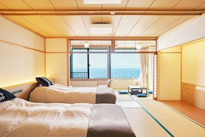 Quarto em estilo japonês, para não fumantes (Japanese-Western Style) | Cofres nos quartos, espaço de trabalho para notebook