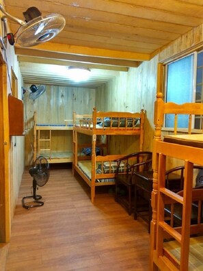 Casa Confort, 1 habitación, vista a la colina, junto a la montaña | Caja de seguridad en la habitación, escritorio y cortinas blackout