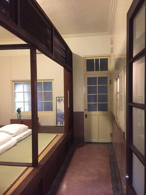 Quadruple Room (Brown Cat) | 1 bedroom, rollaway beds, free WiFi, bed sheets - 29Nesuto (Tainan)