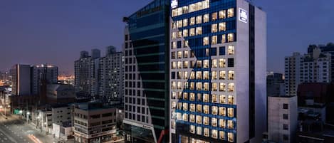 Front of property - evening/night