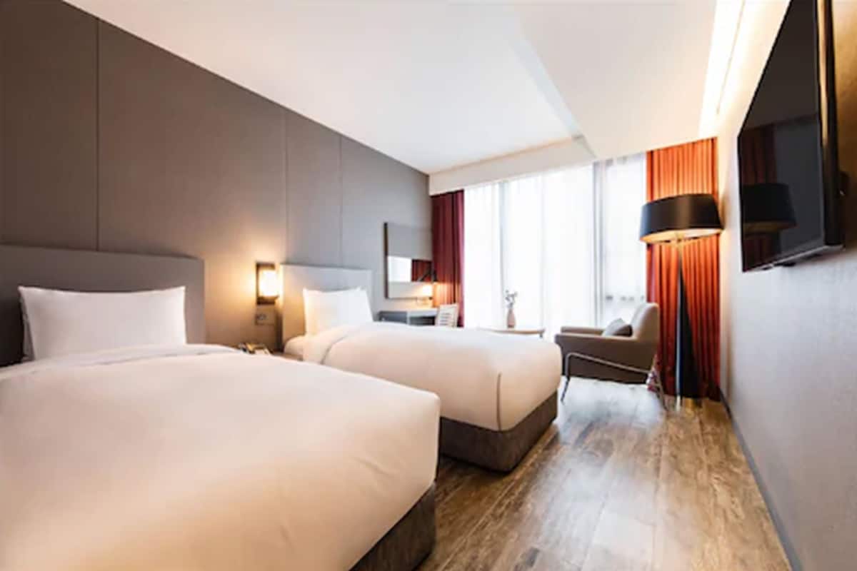 In-room safe, desk, laptop workspace, blackout drapes