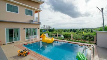 3-Bedroom Pool Villa | 3 habitaciones, camas extra y wifi gratis