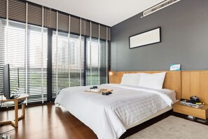 2 Bedroom - City View | 1 kamar tidur, meja kerja, tirai kedap cahaya, dan Wi-Fi gratis