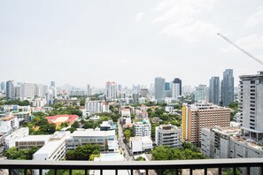 1 Bedroom - City View | Quang cảnh từ phòng
