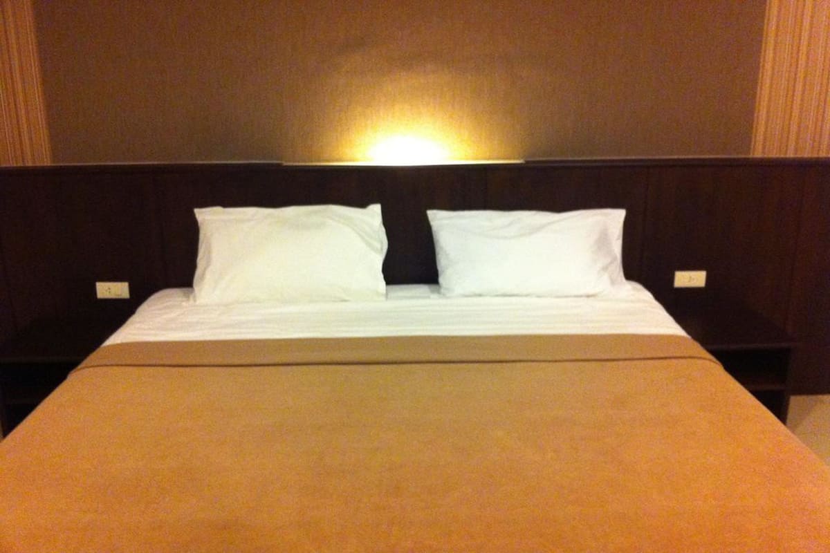 In-room safe, free WiFi