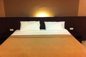 In-room safe, free WiFi