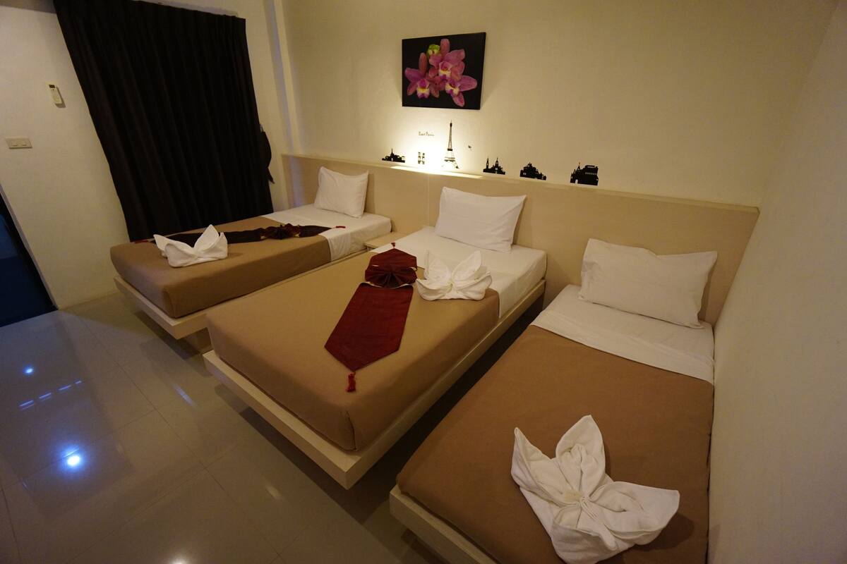 In-room safe, free WiFi