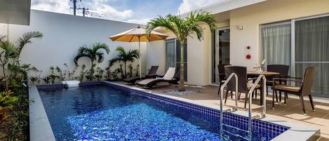 LOTUS | Private pool