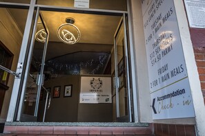 Property entrance - Imperial Hotel Coonabarabran (Coonabarabran)