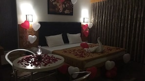 Premium bedding, minibar, in-room safe, desk