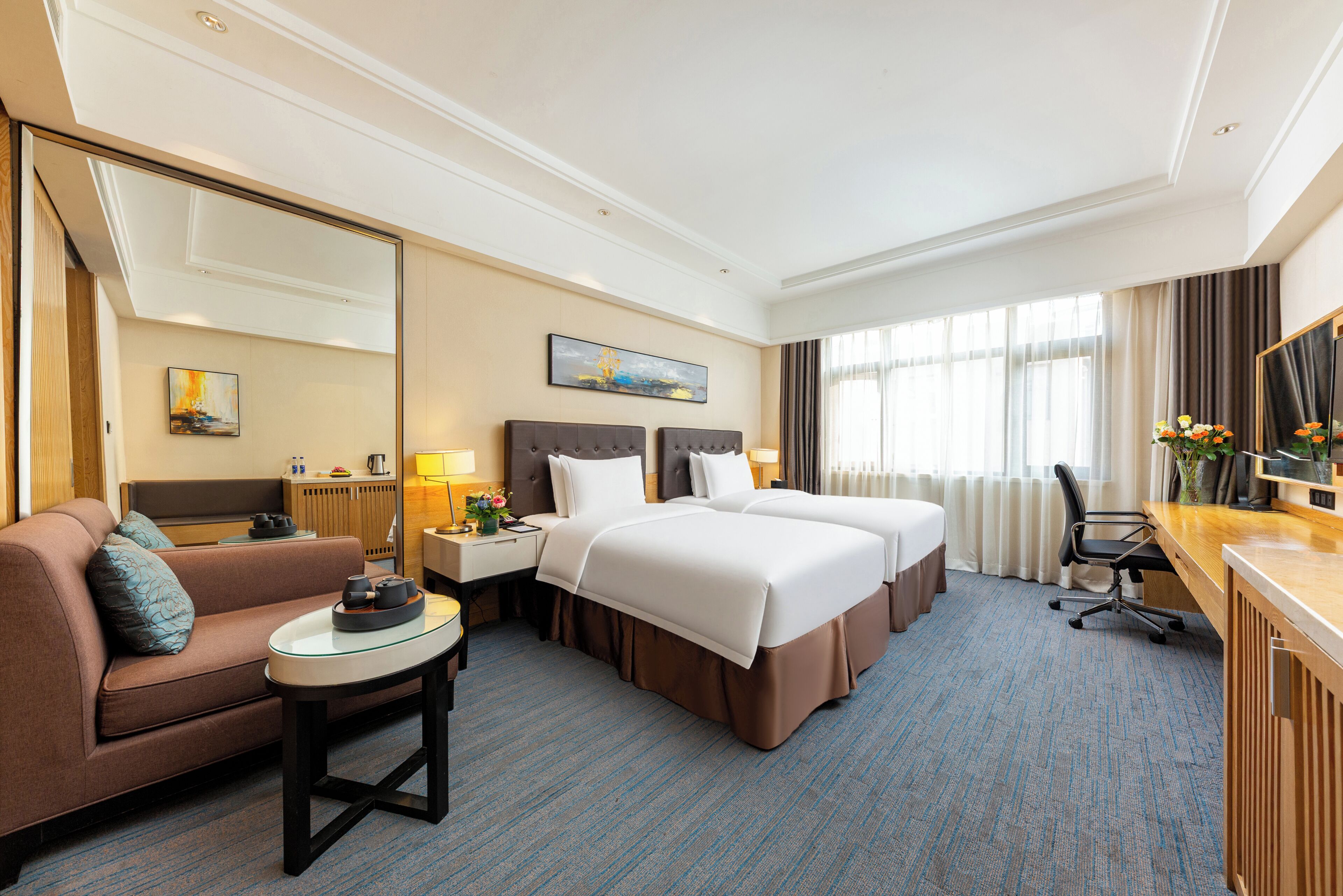 Deluxe Twin Room | In-room safe, desk, blackout drapes, soundproofing