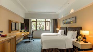 豪華雙床房 | 房內夾萬、書桌、遮光窗簾/窗簾、隔音