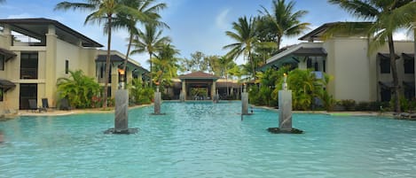 Kolam renang terbuka