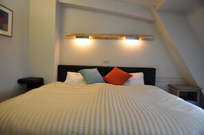 Chambre Standard double, non-fumeur | Coffre-fort, bureau, espace de travail pour ordinateurs portables