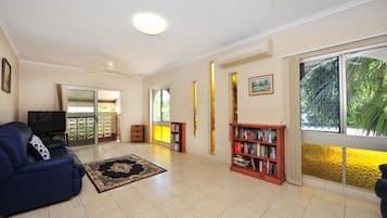 Rumah, 3 kamar tidur | Area keluarga | TV layar datar