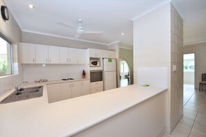 Nhà, 3 phòng ngủ | Bếp riêng | Tủ lạnh, lò vi sóng, lò nướng, bếp nấu 