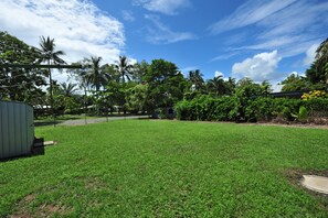 Garden - Seascape Holidays - 53 Reef Street (Port Douglas)