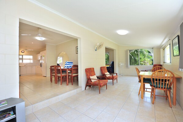 TV màn hình phẳng 