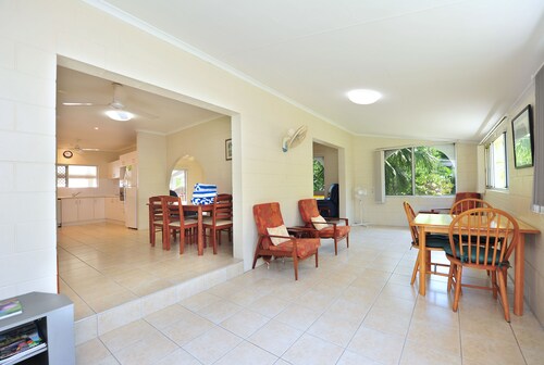 Seascape Holidays - 53 Reef Street