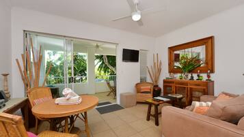 Studio, 1 kamar tidur | Area keluarga | TV layar datar