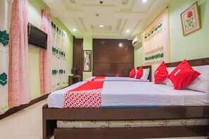Superior Family Room | Free WiFi