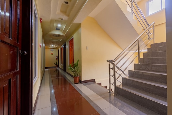 Hallway - Voyagers Palace by Zuzu (Puerto Princesa)