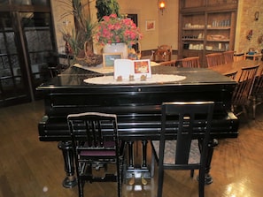 Lobby-Lounge